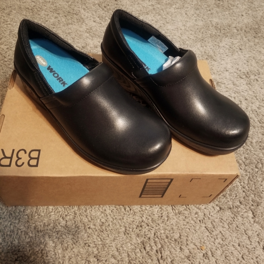 NWT DrScholl's Dynamo slip resistant women's black clogs